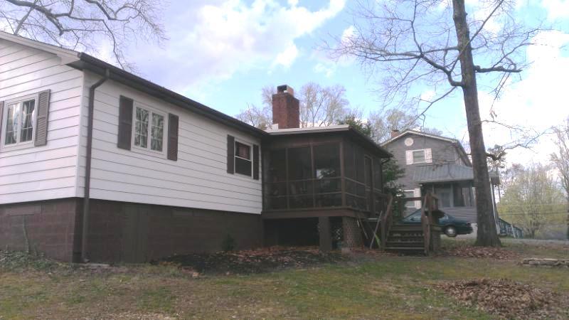 103 Kenwyn Road Oak Ridge, TN 37830 - Photo 20 of 21 Back porch screened in!.jpg