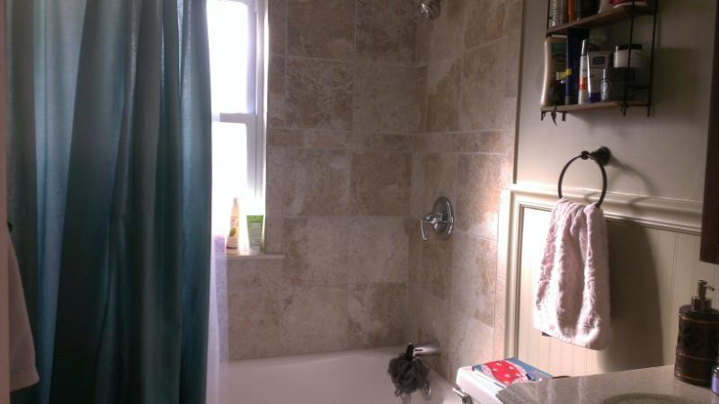 103 Kenwyn Road Oak Ridge, TN 37830 - Photo 10 of 21 Tile Tub enclosure.jpg