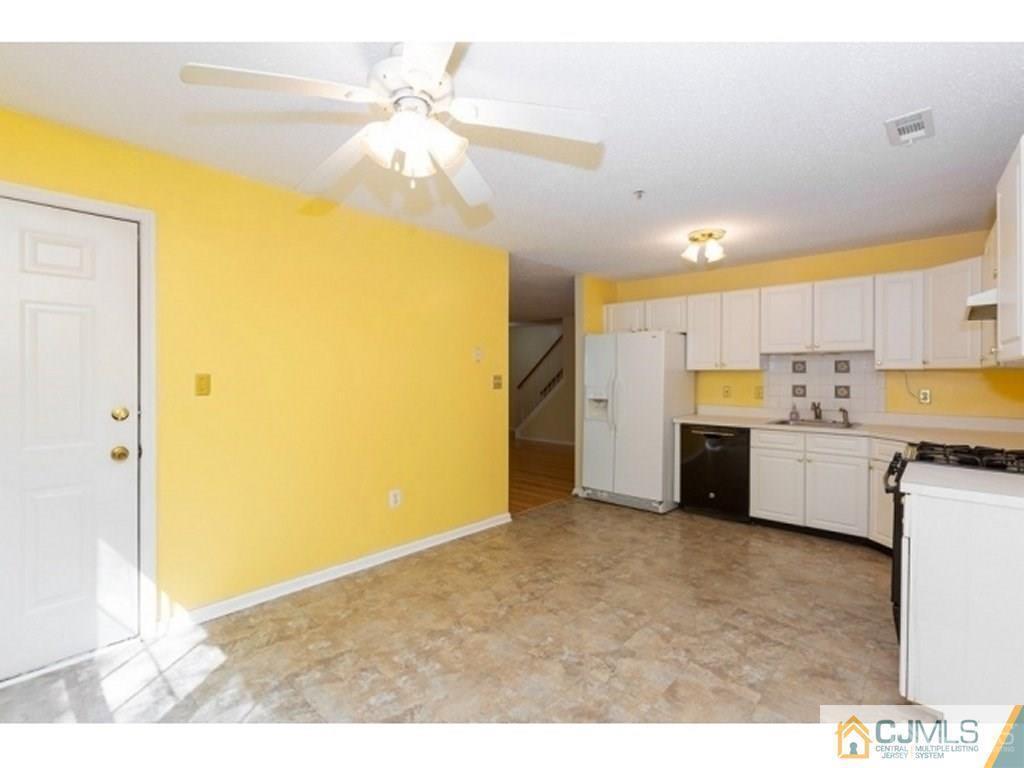 73 Prestwick Way Edison, NJ 08820 - Photo 4 of 6 Gallery Image 4