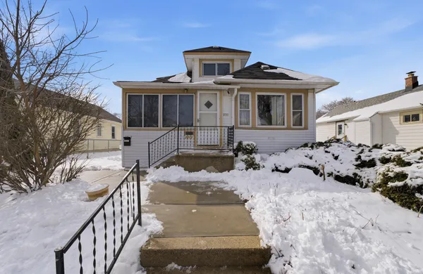 $309,900 | 2213 South 74th Street, Unit 2215, West Allis, WI 53219