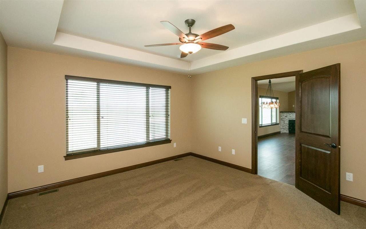 1102 Wood Lily Road Solon, IA 52333 - Photo 9 of 25 Gallery Image 9