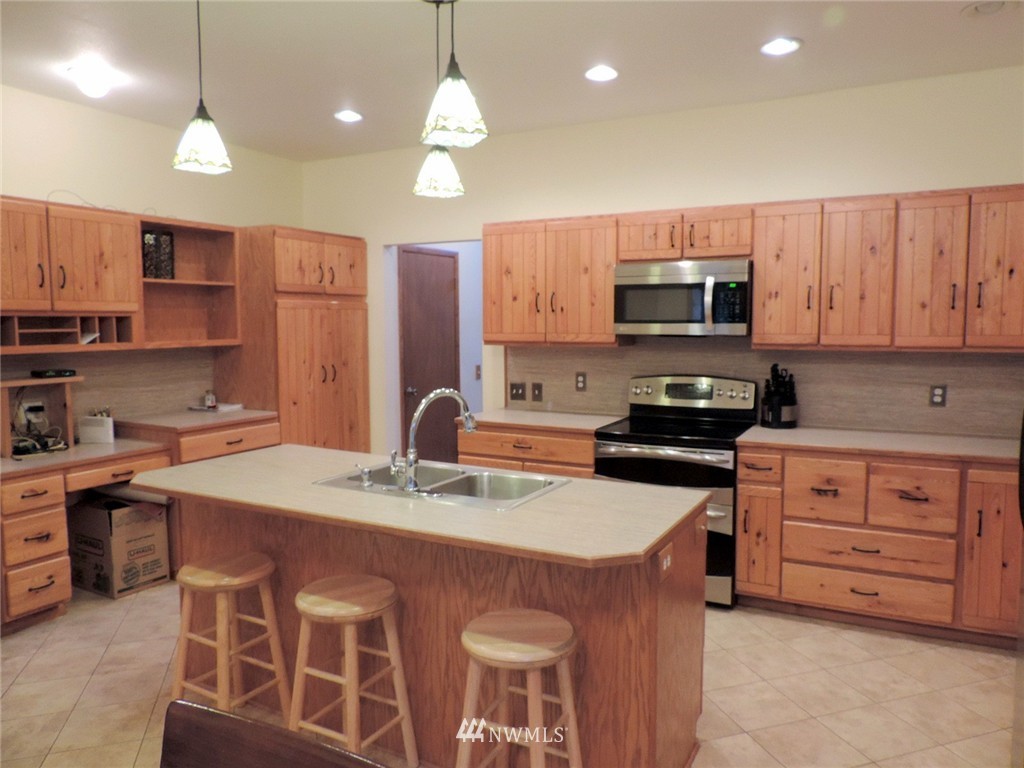 21703 Grunenfelder Road Southwest Centralia, WA 98531 - Photo 3 of 22