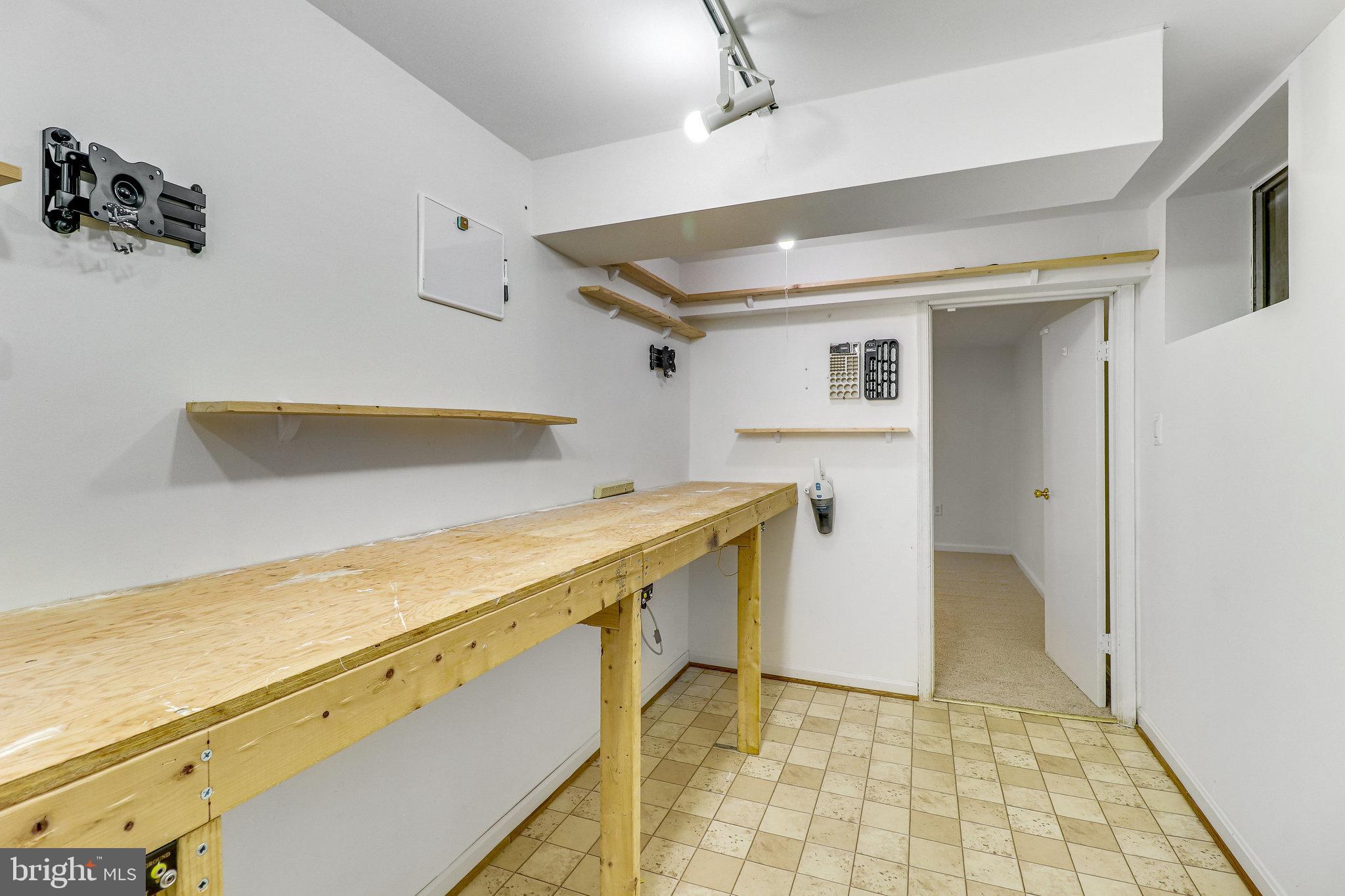 9088 Brook Ford Road Burke, VA 22015 - Photo 70 of 72 Gallery Image 70