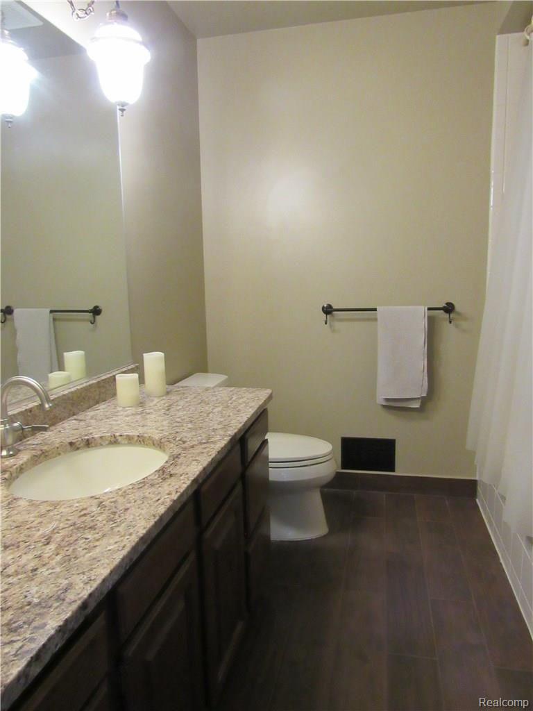23801 Irwin Road Armada, MI 48005 - Photo 23 of 36 MAIN UPDATED BATHROOM