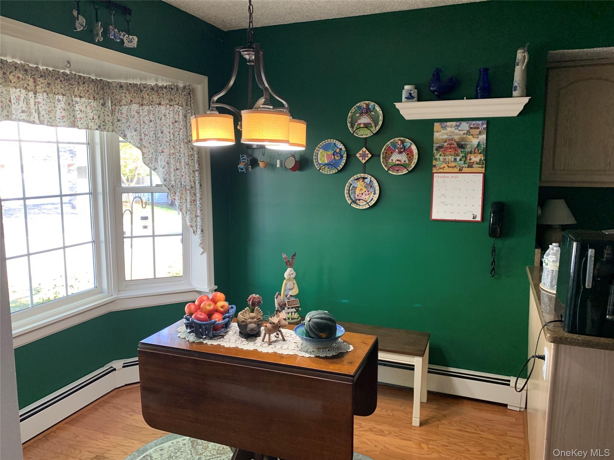 1 South Cambridge Court Fishkill, NY 12524 - Photo 3 of 49 a room with furniture and a window