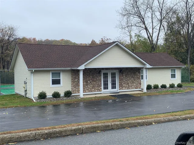 $449,900 | 1 South Cambridge Court, Fishkill, NY 12524