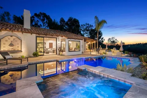 $4,695,000 | 528 Flores De Oro, Rancho Santa Fe, CA 92067