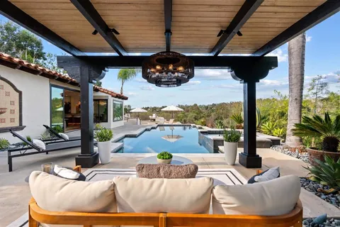 $4,695,000 | 528 Flores De Oro, Rancho Santa Fe, CA 92067