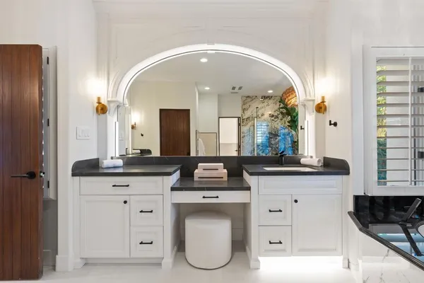 a view of walk in closet