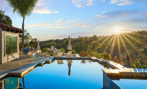 $4,695,000 | 528 Flores De Oro, Rancho Santa Fe, CA 92067