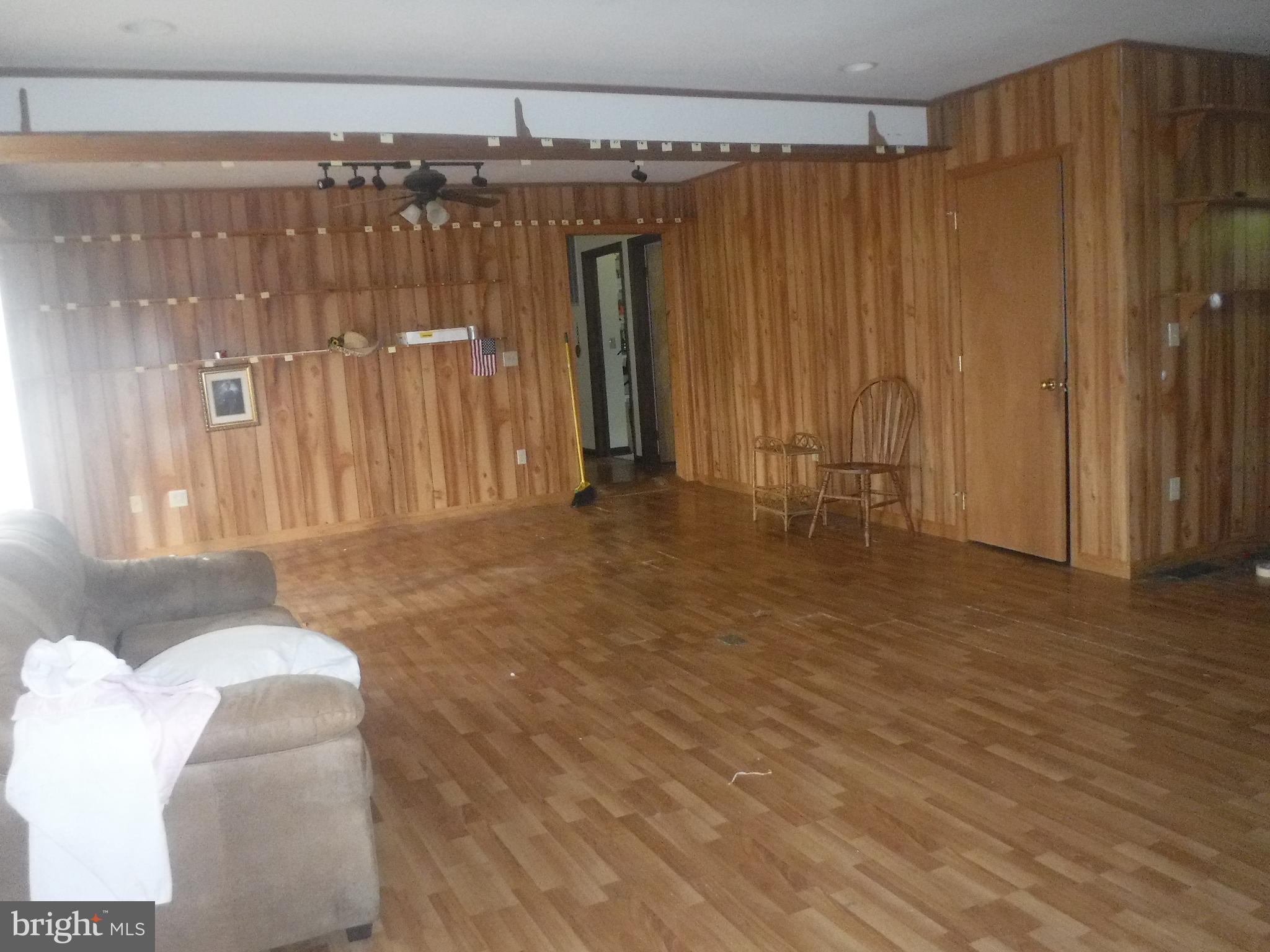 5438 Cassons Neck Road Cambridge, MD 21613 - Photo 16 of 27 family room