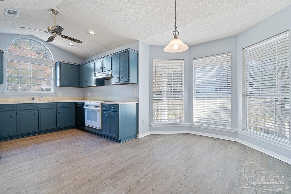 8536 Misty Ridge Lane Navarre, FL 32566 - Photo 7 of 24 Gallery Image 7