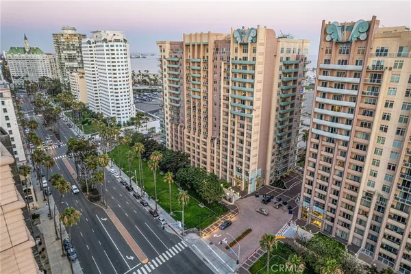 $439,990 | 488 East Ocean Boulevard, Long Beach, CA 90802