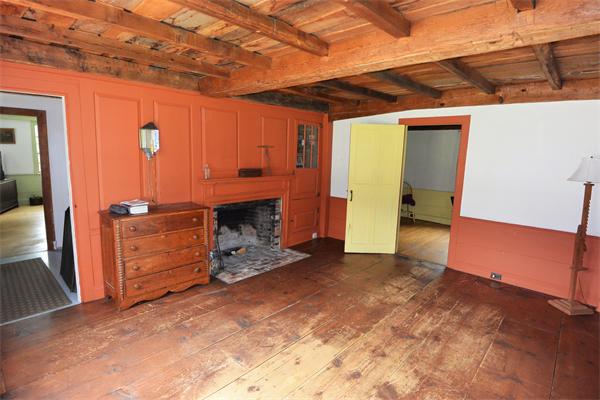 336 Chace Street Clinton, MA 01510 - Photo 11 of 26