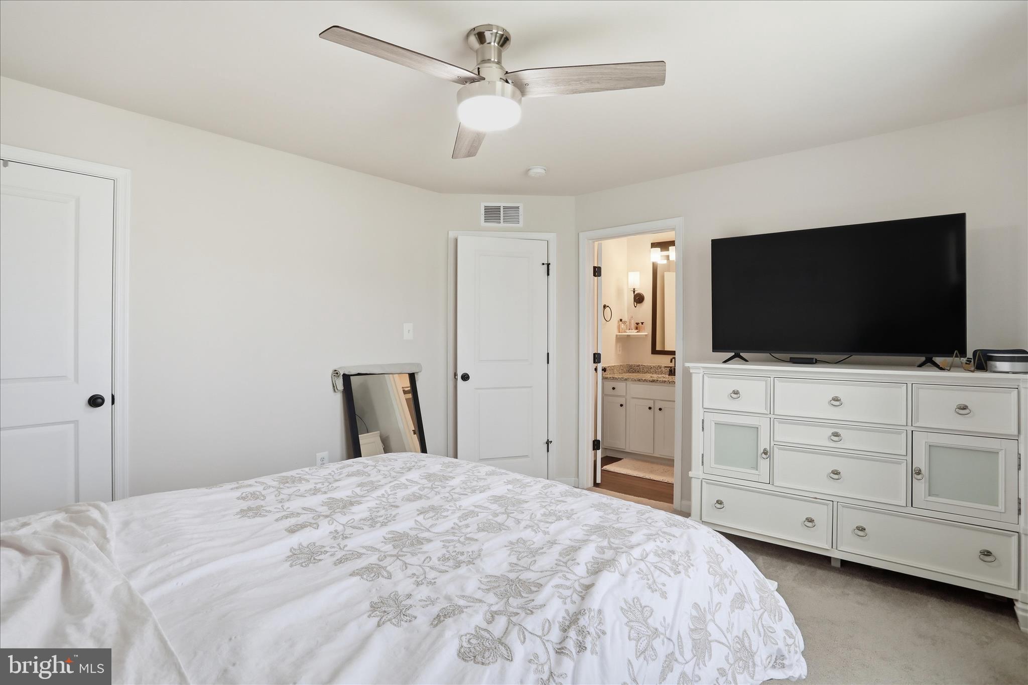 35 Thrower Road Hedgesville, WV 25427 - Photo 21 of 36 Primary bedroom