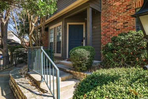 $218,000 | 22 Chapel Hill Circle, Unit 22, San Antonio, TX 78240