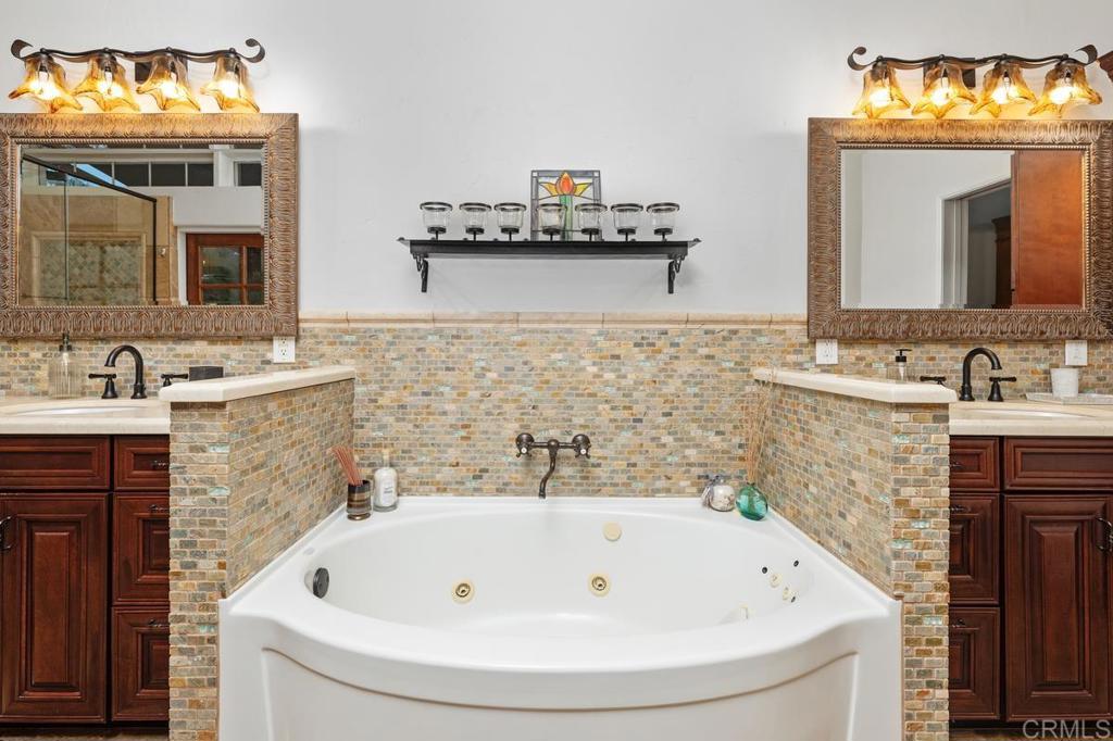713 Quiet Hills Farm Road Escondido, CA 92029 - Photo 20 of 51 Primary Bathroom