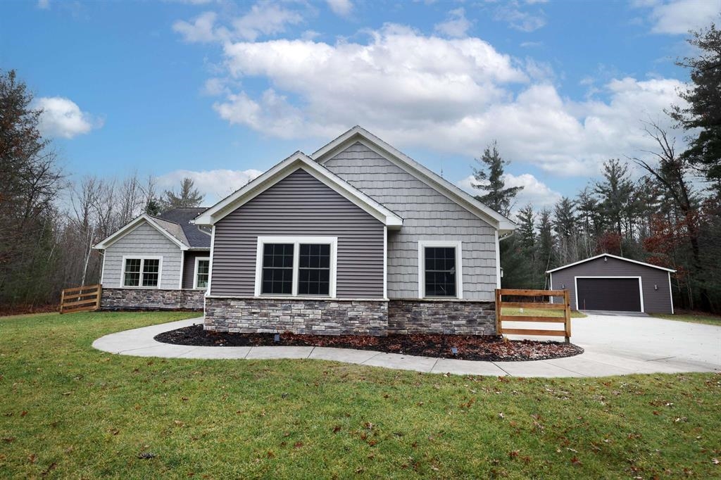 2228 East Letts Road Midland, MI 48642 - Photo 1 of 30