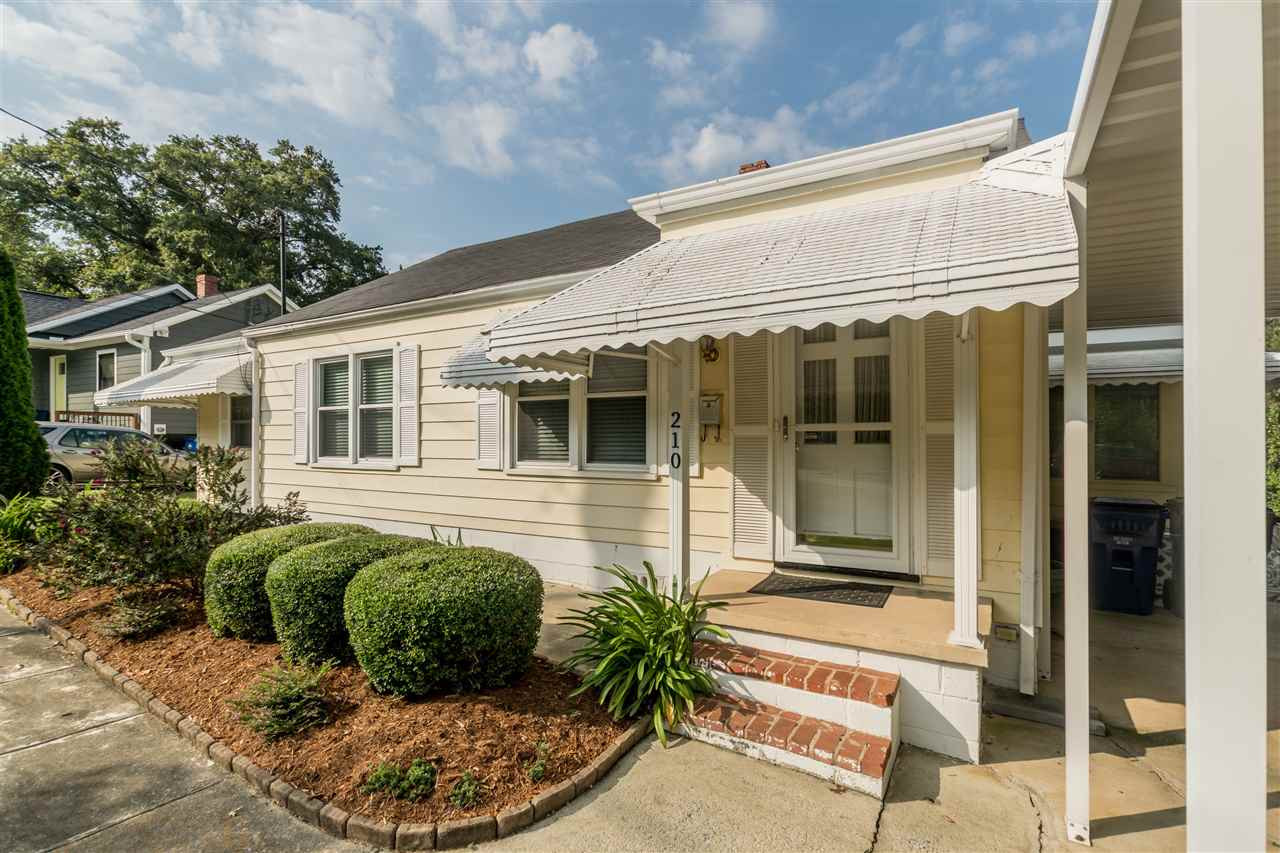 3 Beds 3 Baths Sunroom