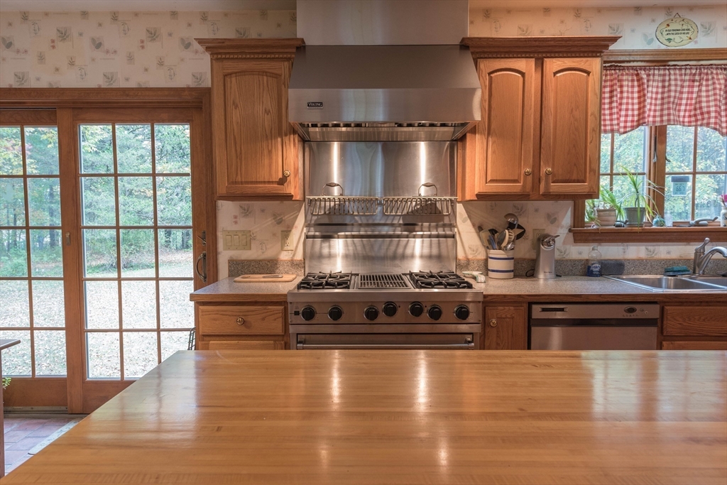 97 Tucker Road West Brookfield, MA 01585 - Photo 11 of 41