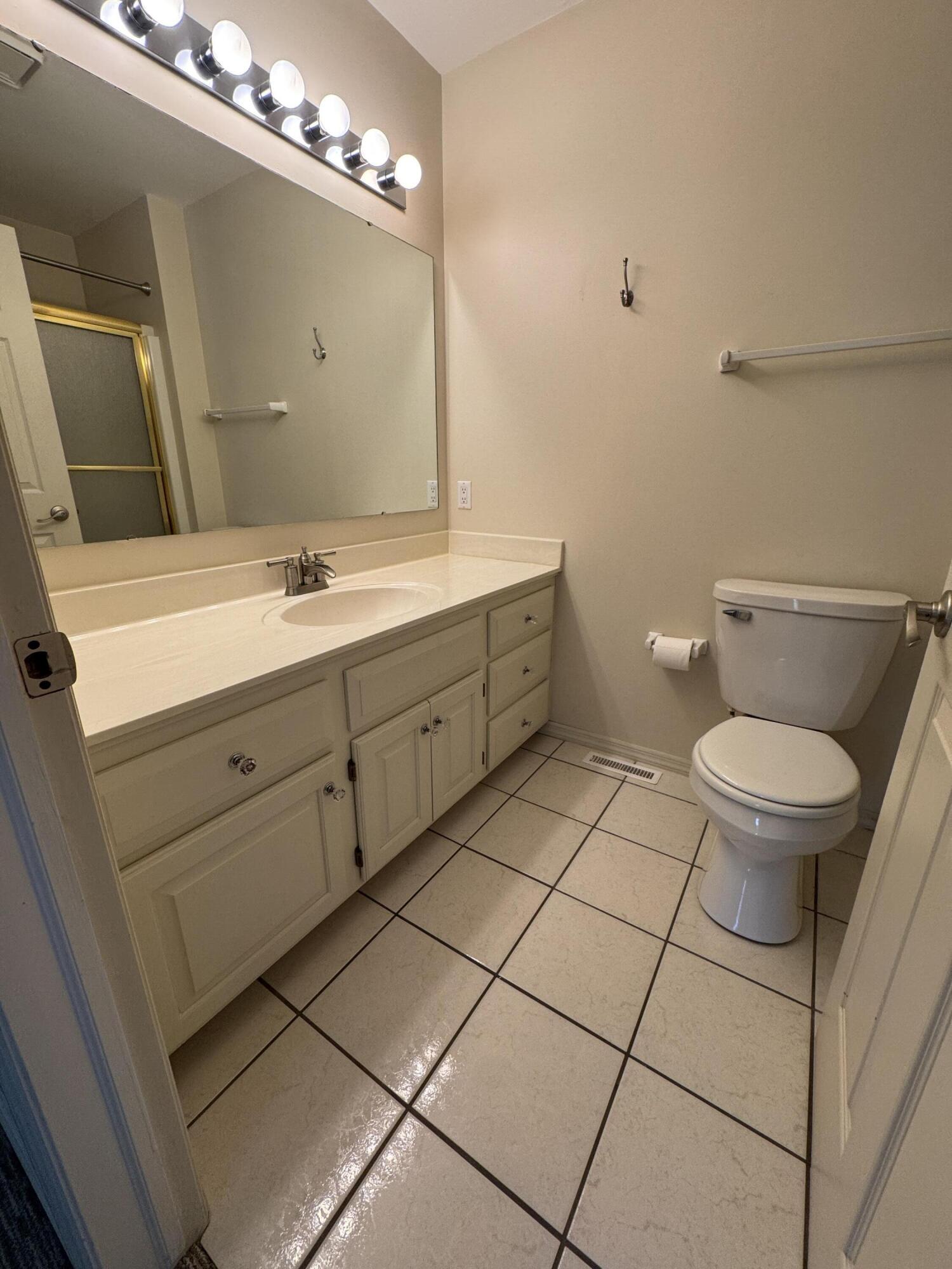 829 Foxfield Rd. Oregon, WI 53575 - Photo 24 of 27 Upstairs full bath