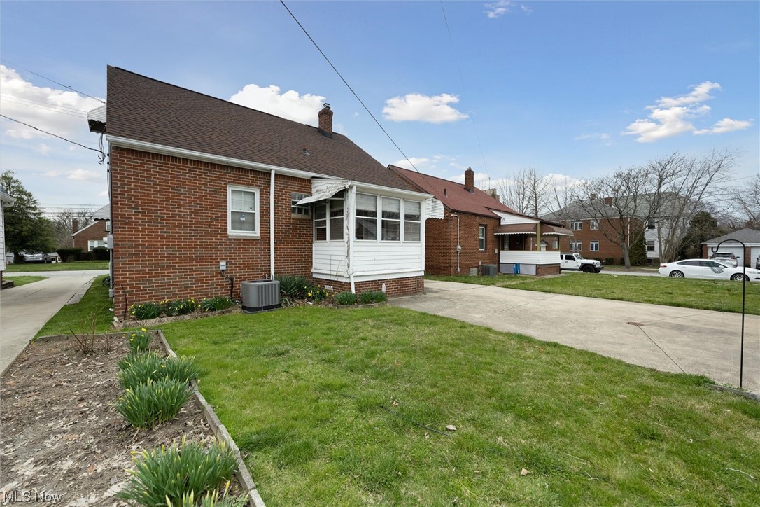 18107 Neff Road Cleveland, OH 44119 - Photo 26 of 35 Gallery Image 26