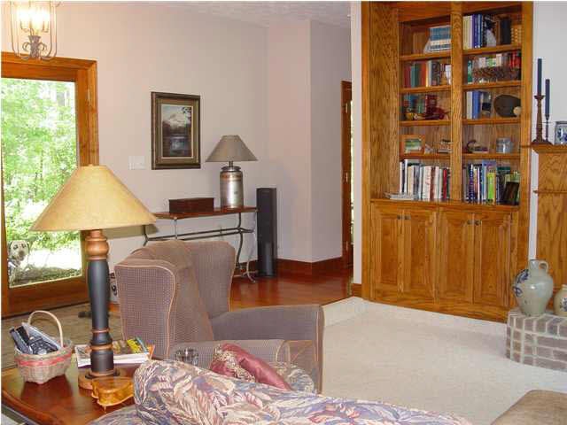 9 Devonshire Way Flora, MS 39071 - Photo 10 of 18 great room w/built-ins