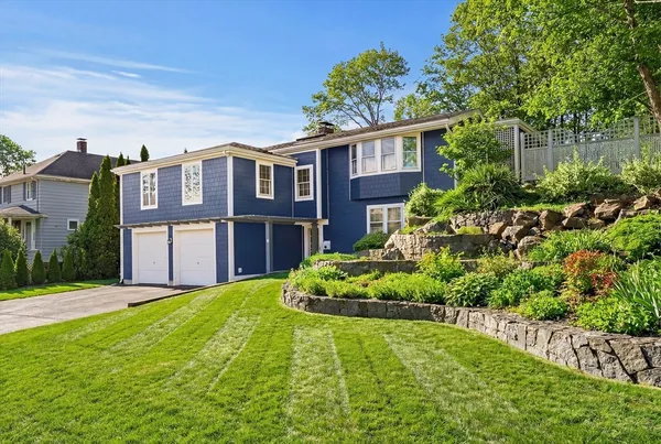 $1,245,000 | 10 West Cottage Street, Marblehead, MA 01945