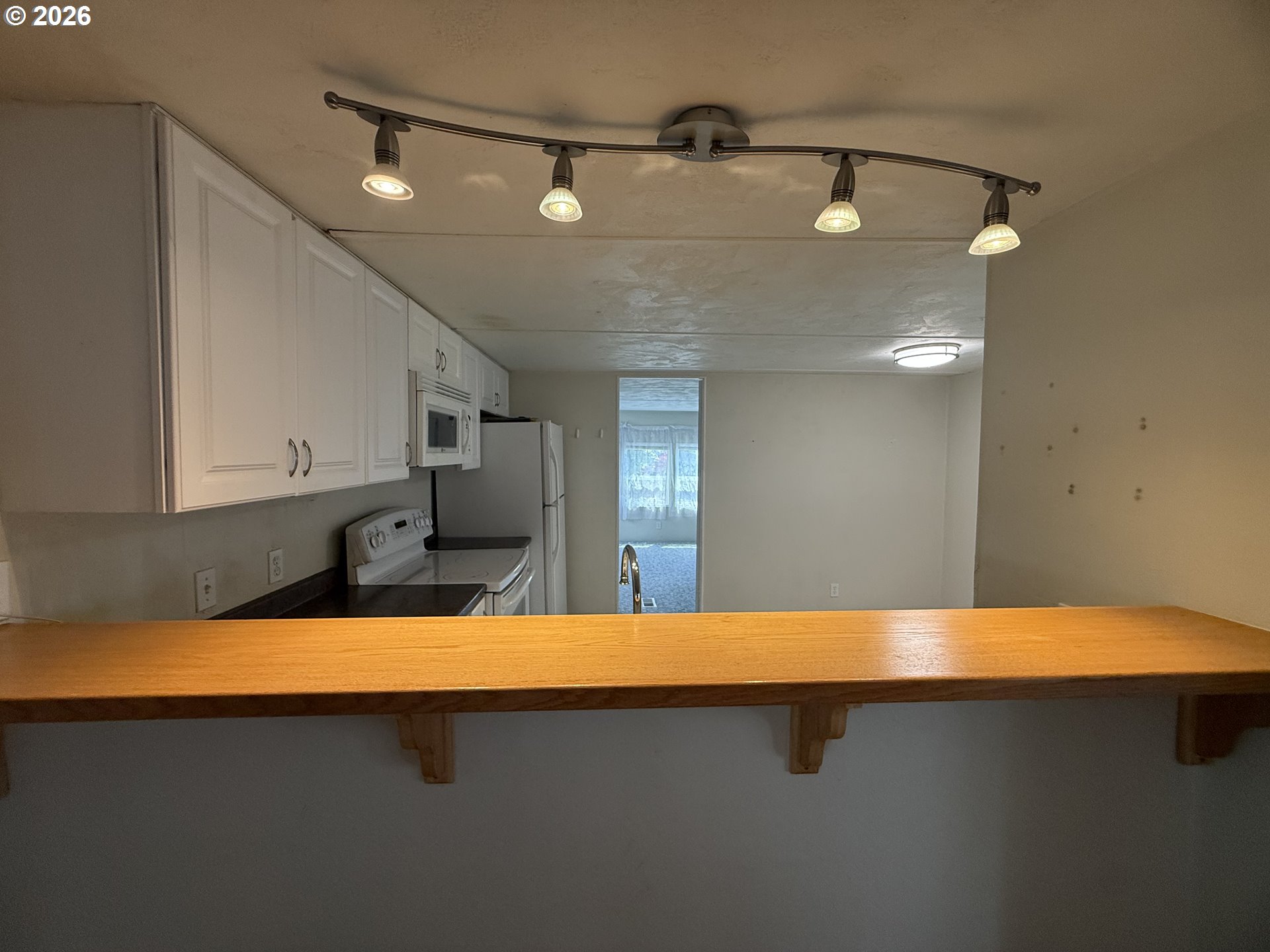5335 Main Street, Unit 10 Springfield, OR 97478 - Photo 8 of 35 Kitchen
