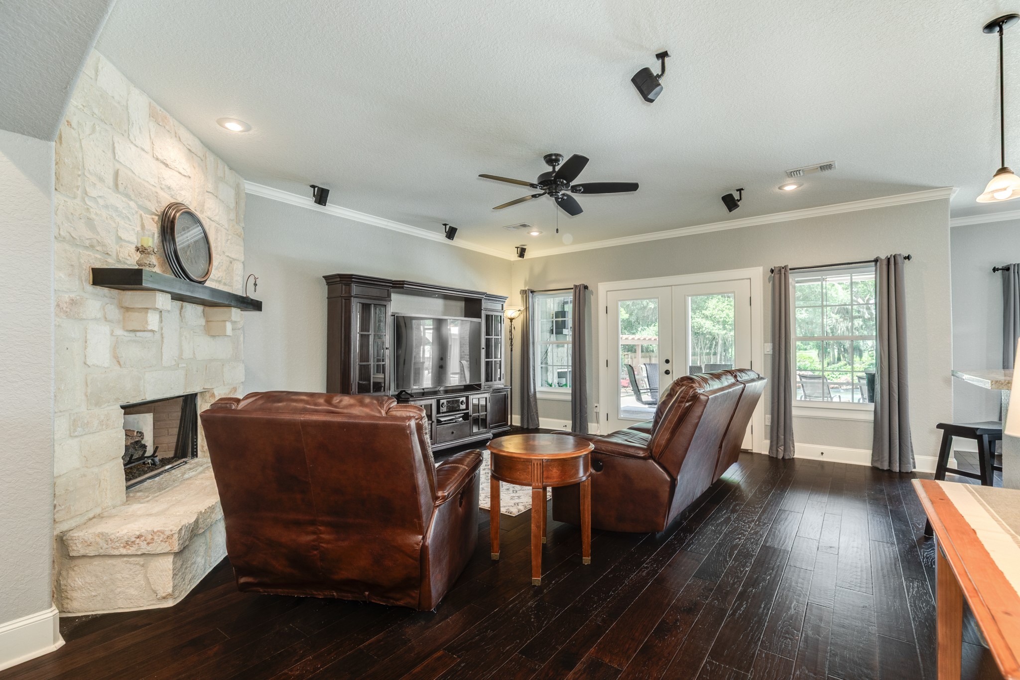1208 Bronco Trail Angleton, TX 77515 - Photo 27 of 46