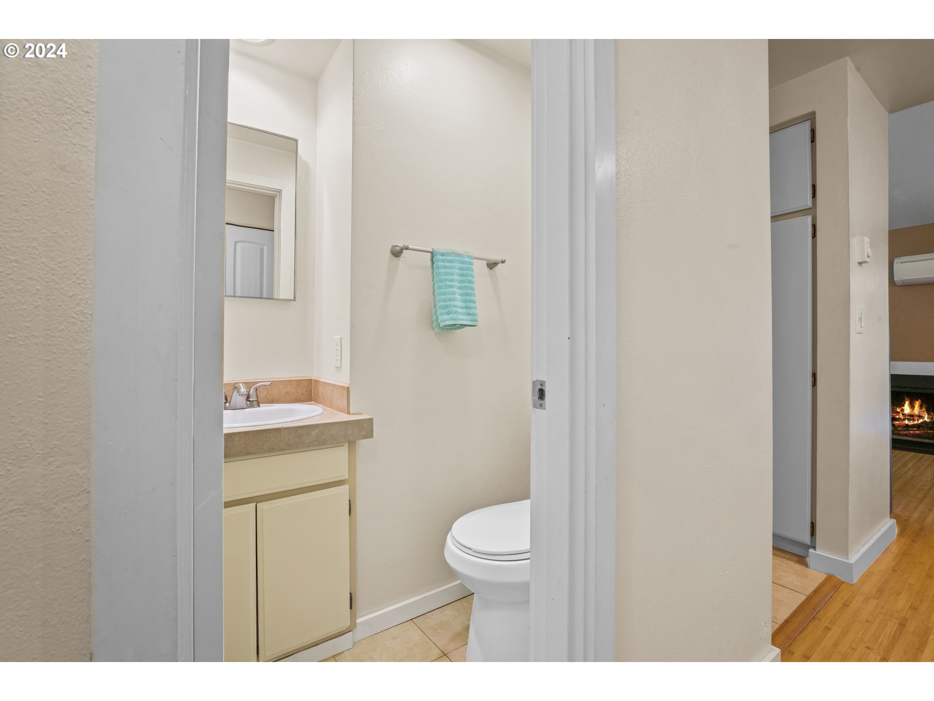 136 Treehill Loop Eugene, OR 97405 - Photo 16 of 33 Bathroom