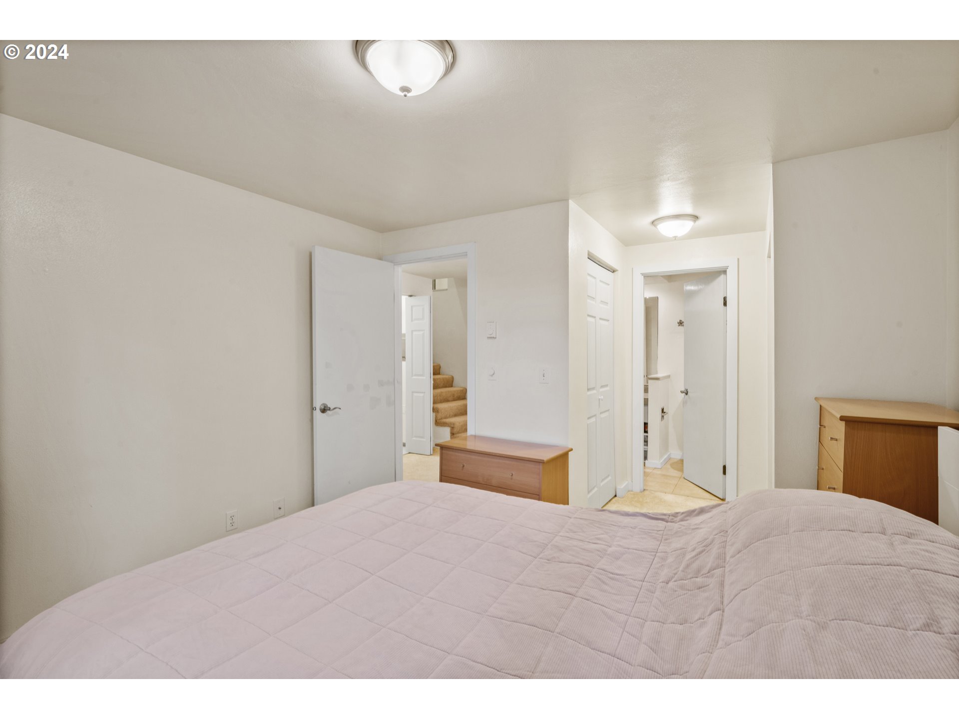 136 Treehill Loop Eugene, OR 97405 - Photo 17 of 33 Bedroom, Primary