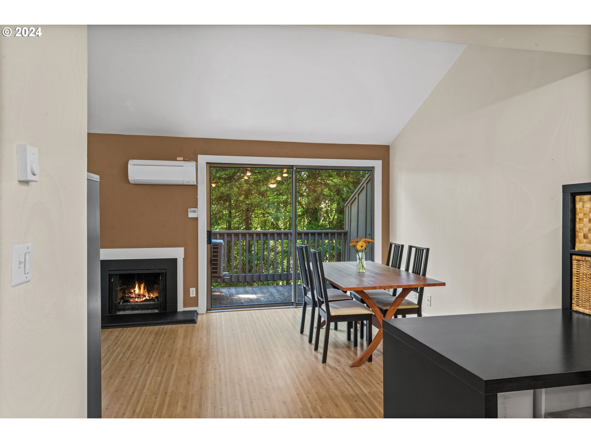136 Treehill Loop Eugene, OR 97405 - Photo 5 of 33 Gallery Image 5