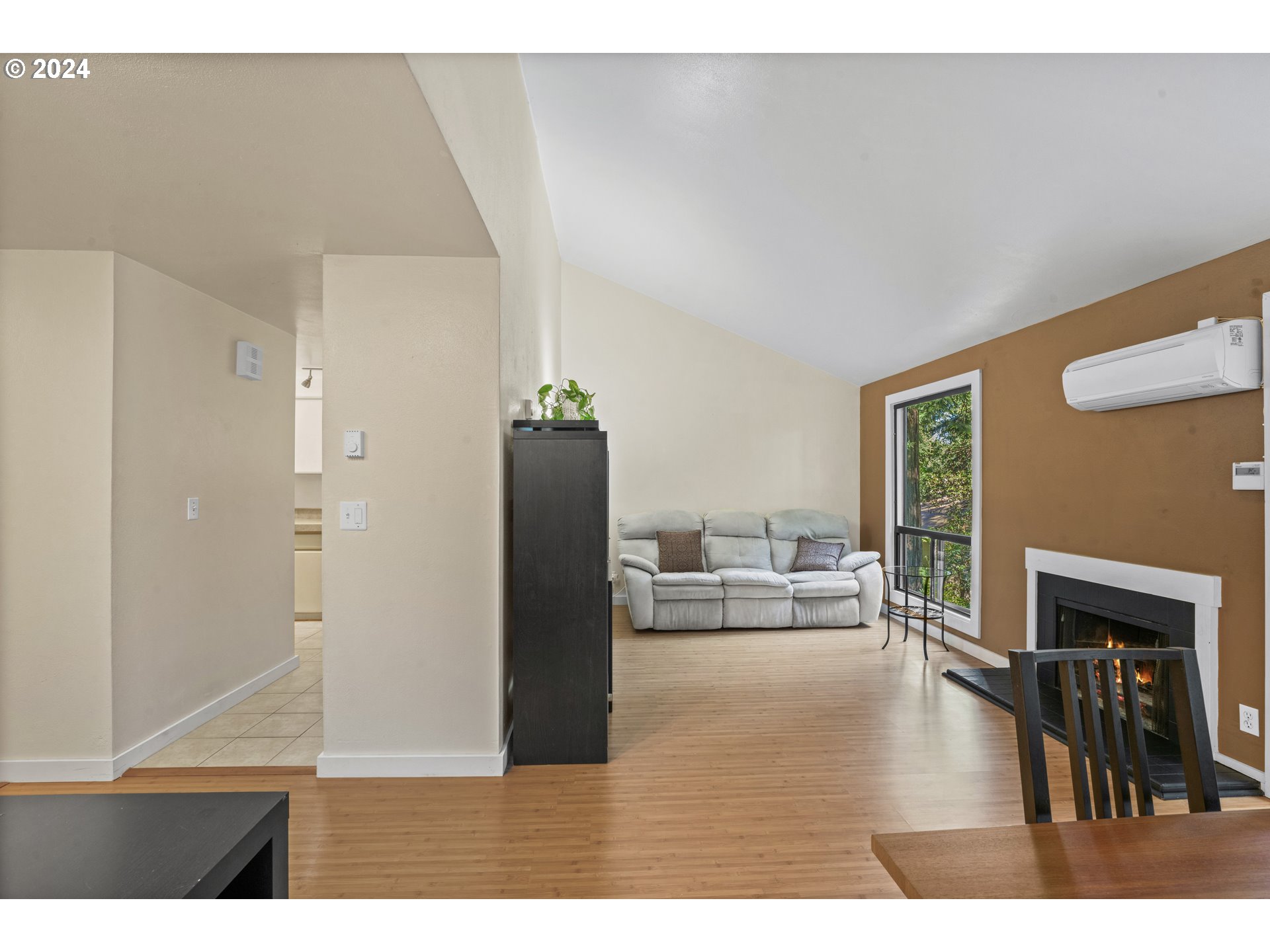 136 Treehill Loop Eugene, OR 97405 - Photo 6 of 33 Gallery Image 6