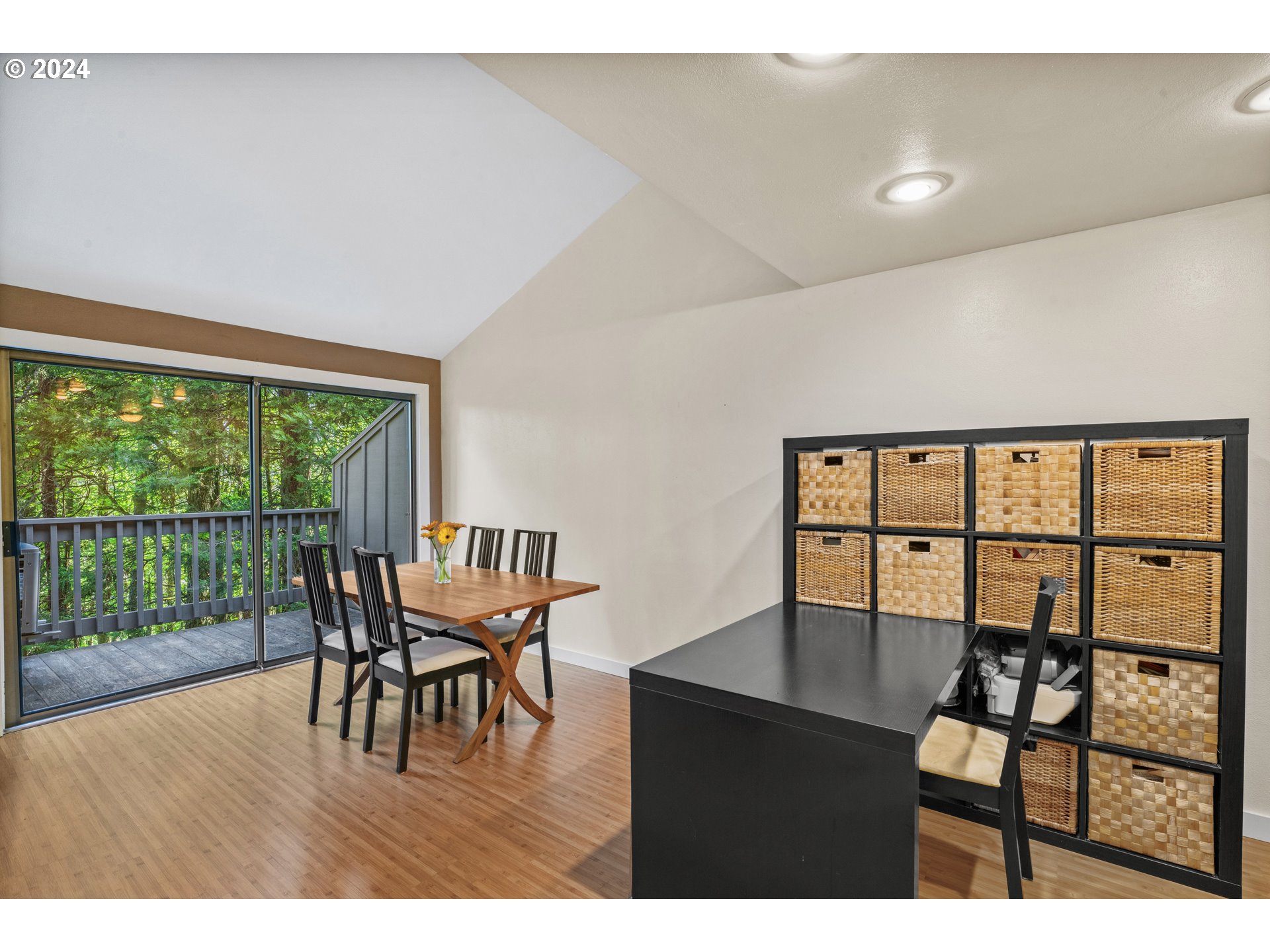 136 Treehill Loop Eugene, OR 97405 - Photo 10 of 33 Gallery Image 10