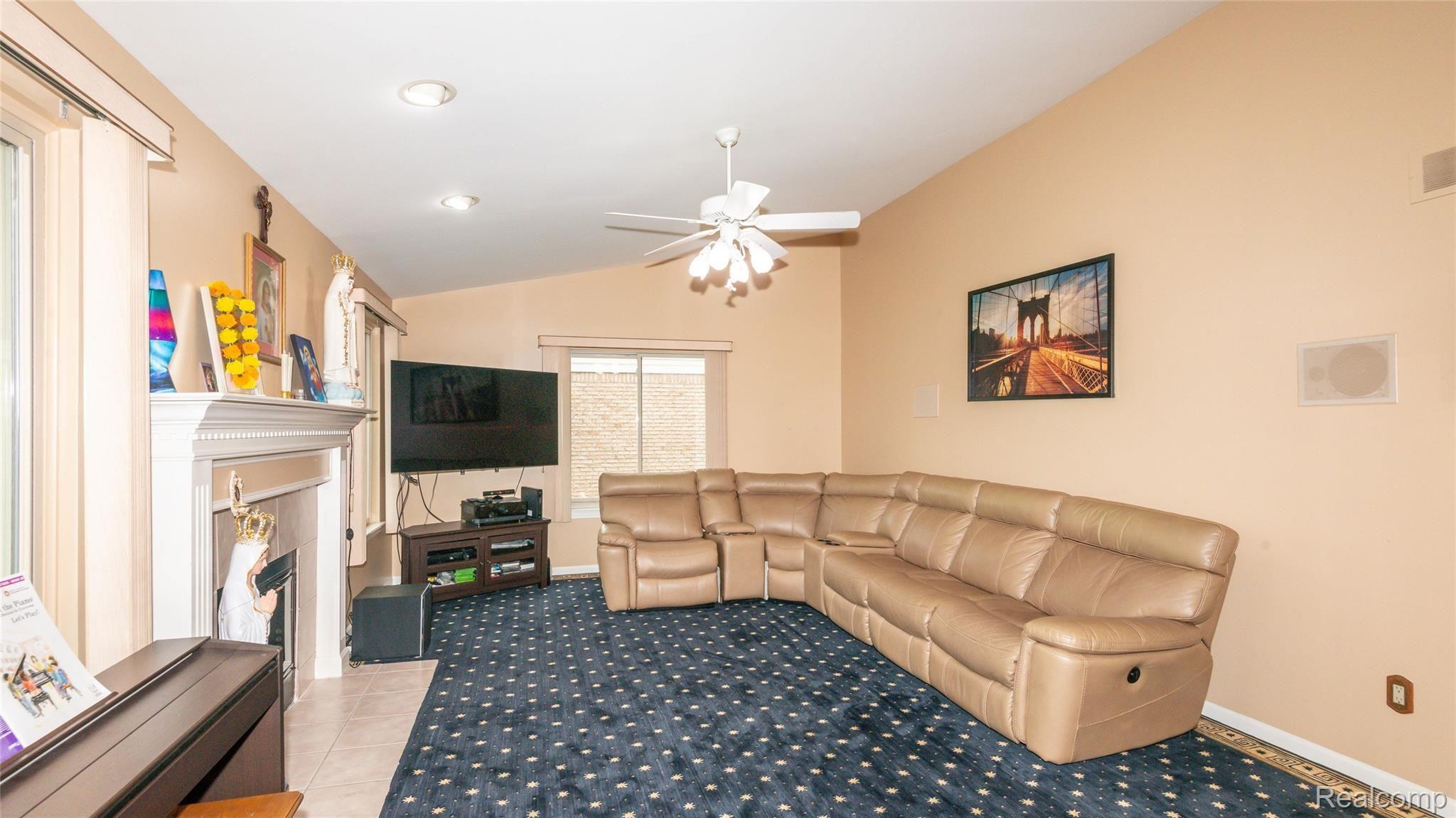 45180 Hanford Road Canton, MI 48187 - Photo 16 of 50 015_24.jpg