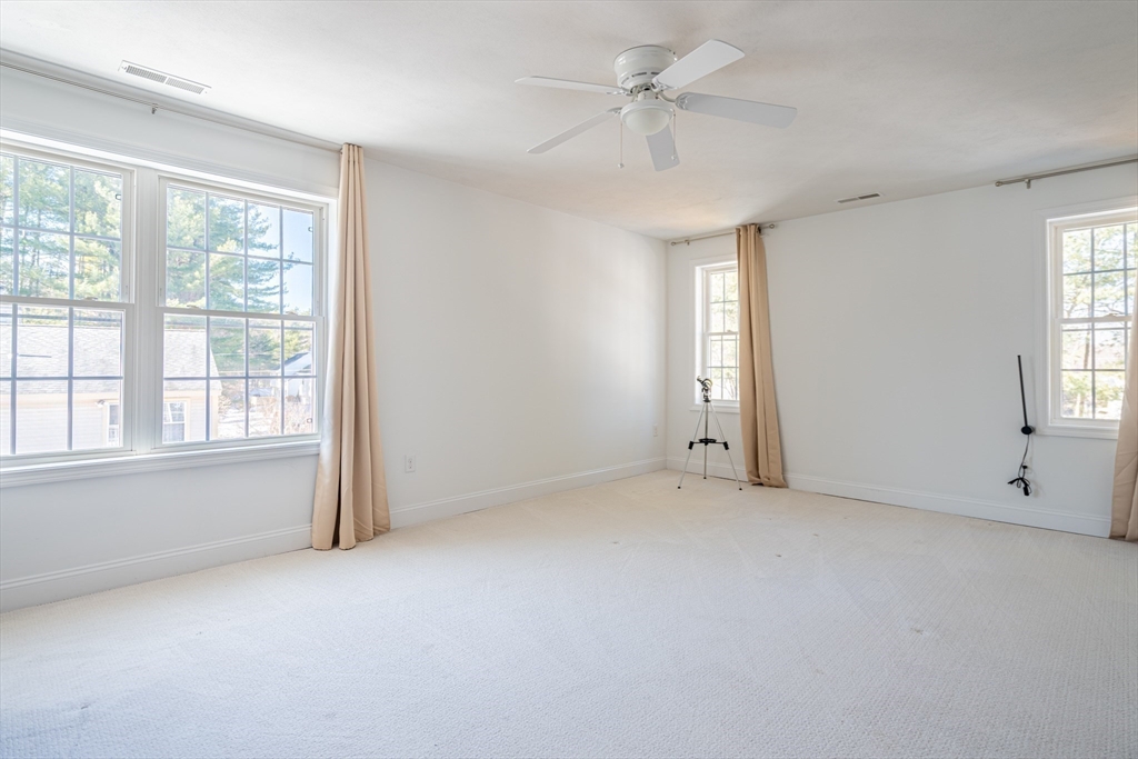 5 Lowther Place Nashua, NH 03062 - Photo 16 of 32