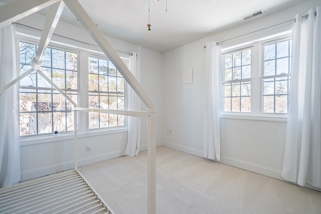5 Lowther Place Nashua, NH 03062 - Photo 17 of 32