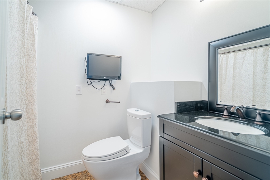 5 Lowther Place Nashua, NH 03062 - Photo 20 of 32