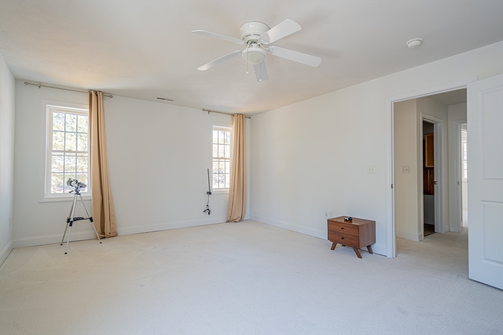 5 Lowther Place Nashua, NH 03062 - Photo 8 of 32