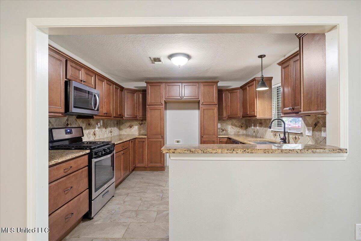 3600 Roberts Road Moss Point, MS 39562 - Photo 14 of 36 12-Kitchen