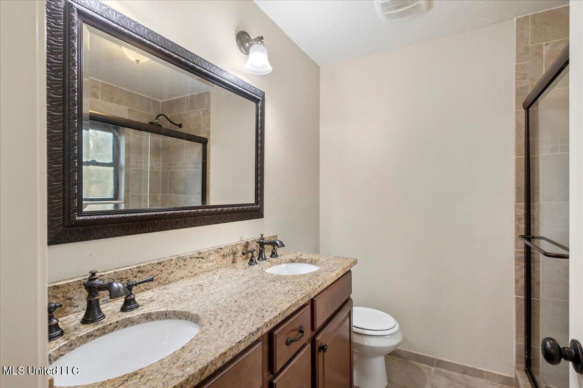 3600 Roberts Road Moss Point, MS 39562 - Photo 21 of 36 21-Bathroom 1