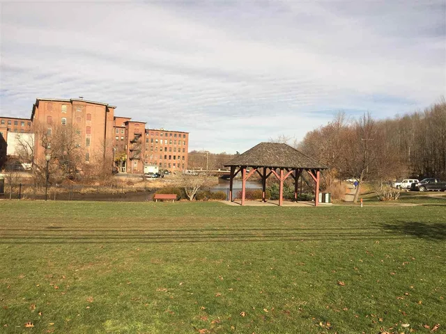 $2,550 | 201 Cocheco Court, Unit 201, Dover, NH 03820