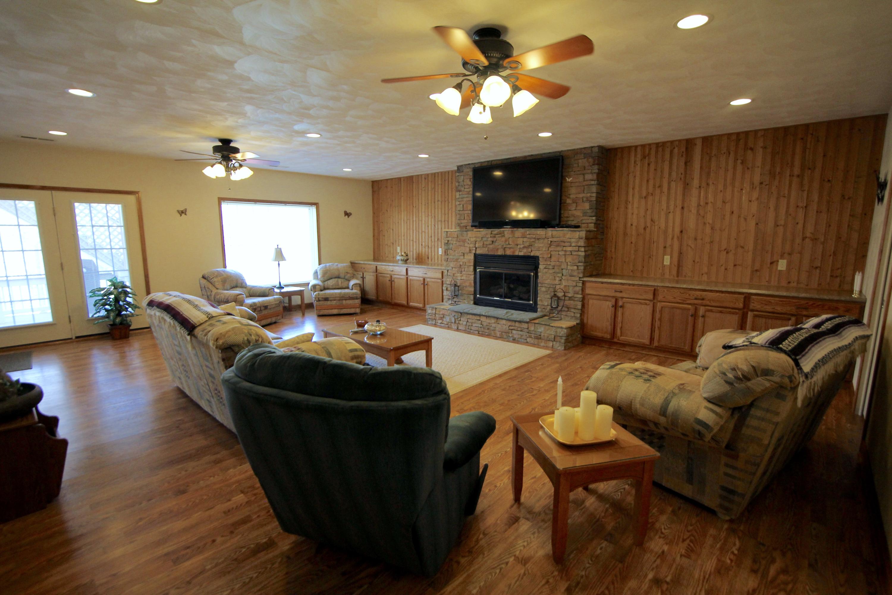290 Carroll Road Hardy, VA 24101 - Photo 25 of 47 Huge Family Room