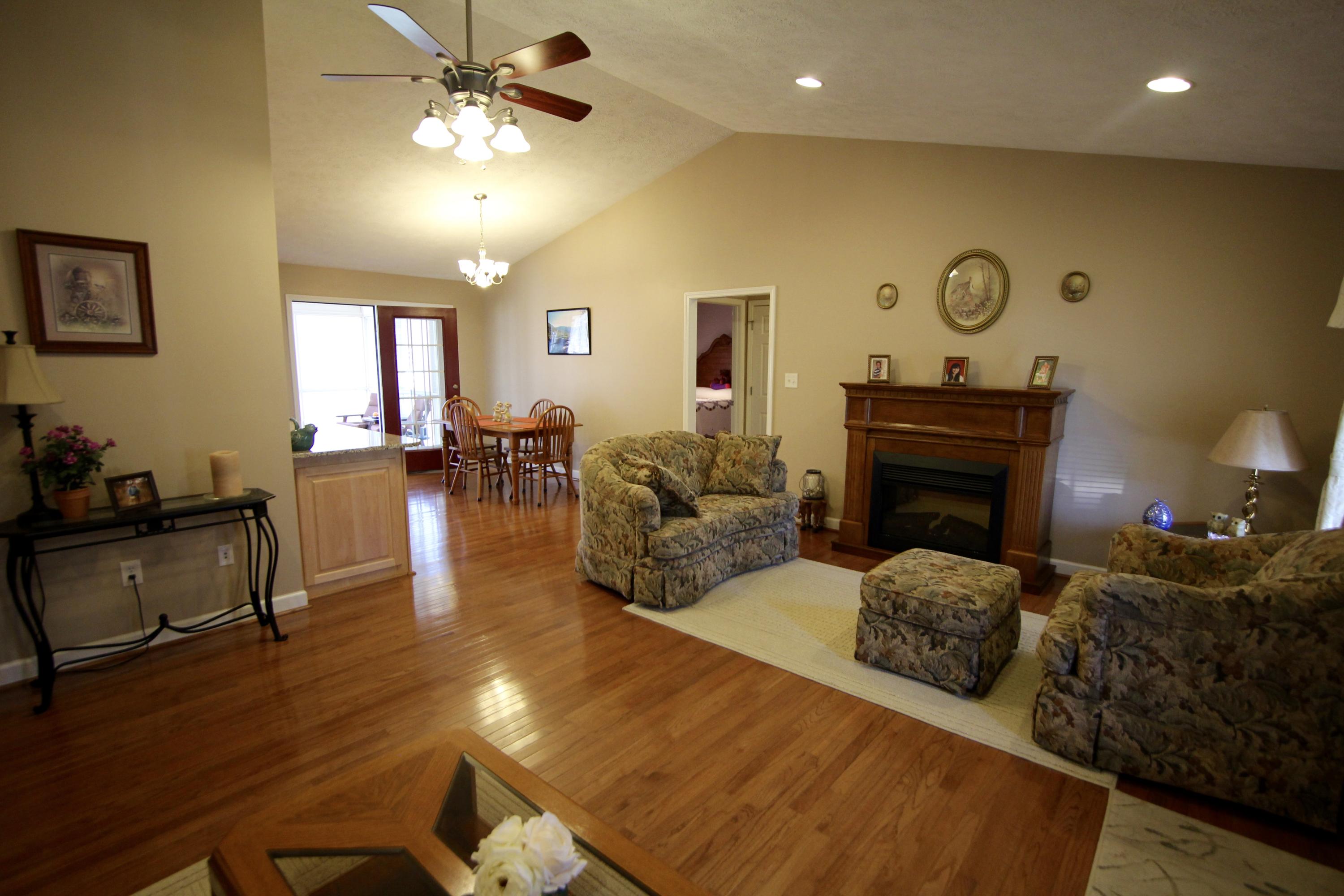 290 Carroll Road Hardy, VA 24101 - Photo 9 of 47 Great Room