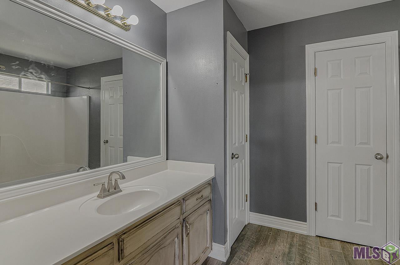 40189 Barbara Road Prairieville, LA 70769 - Photo 10 of 12 Gallery Image 10