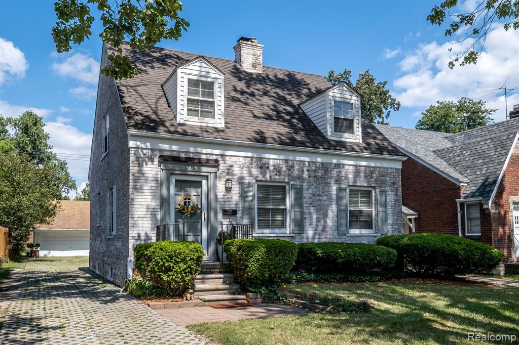 1776 Hampton Road Grosse Pointe Woods, MI 48236 - Photo 1 of 45