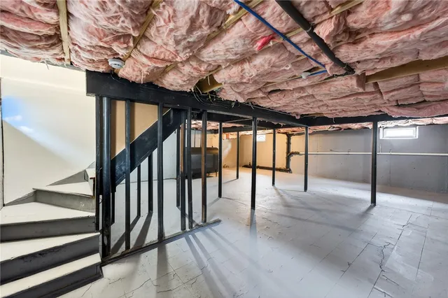 $399,900 | 326 Beckwith Street, Cranston, RI 02910