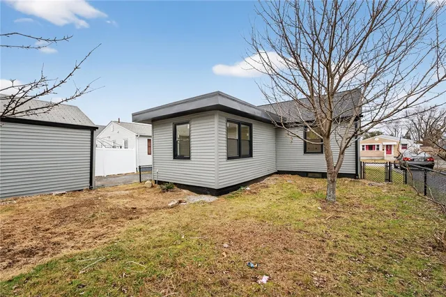 $399,900 | 326 Beckwith Street, Cranston, RI 02910