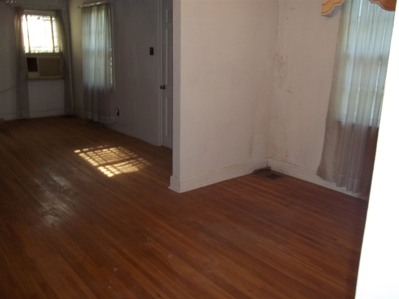 3753 Friar Tuck Road Memphis, TN 38111 - Photo 3 of 11